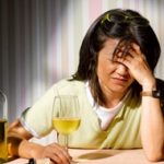 uong-ruou-gay-mu-mat