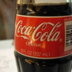 be-15-tuoi-thang-dau-gia-cong-thuc-tuyet-mat-cua-coca-cola-min