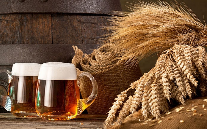 Bia (từ tiếng Pháp: bière hoặc tiếng Anh: beer) nói một cách tổng thể, là một loại đồ uống chứa cồn được sản xuất bằng quá trình lên men của