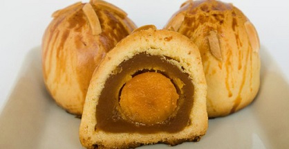 Một công ty thực phẩm ở Thượng Hải (Trung Quốc) vừa bị buộc tội dùng lại nhân bánh đã mốc, tồn kho 3 để chế biến bánh trung thu năm nay