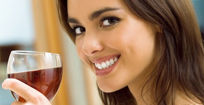 Rượu vang đỏ giúp chống sâu răng