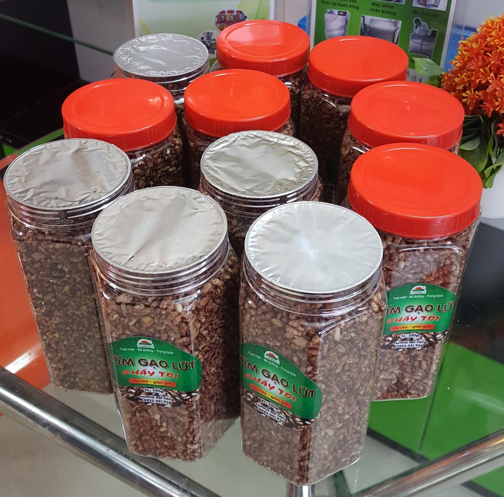 Gạo lứt cháy tỏi VioFarm - Món ăn vặt cực yêu thích của mọi đối tượng