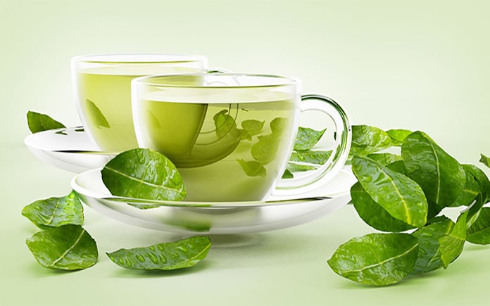 Bên cạnh những lợi ích của trà xanh, nếu dùng không đúng cách hoặc uống quá nhiều, loại nước uống này sẽ gây ra những tác dụng ngược lại...