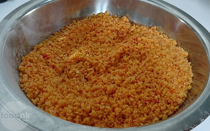 Muối ớt Tây Ninh, muối tôm Tây Ninh từ lâu đã là món thức chấm không thể thiếu trong các bữa ăn hải sản hay tráng miệng trái cây. Hương vị