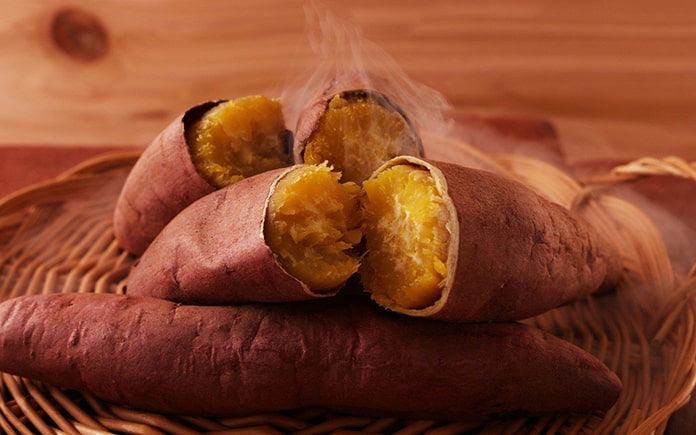 Khoai lang là loại thực phẩm có củ sống trong lòng đất, giàu chất chống oxy hóa, đặc biệt là beta caroten. Ngoài ra, khoai lang cũng là ...