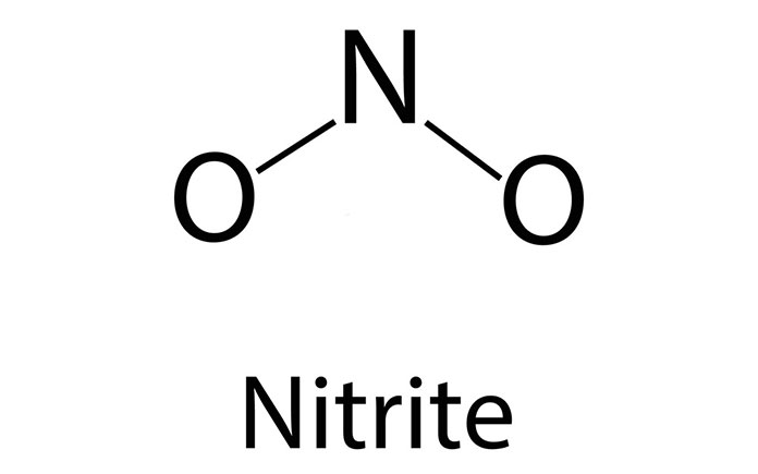 Các hợp chất nitrite bao gồm hai loại muối, sodium nitrite và potassium nitrite. Tuy nhiên, trong công nghiệp thực phẩm, người ta sử dụng