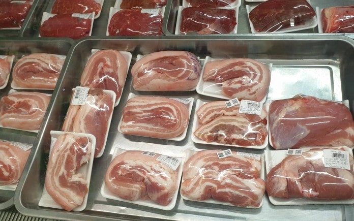 Ở các gian hàng của siêu thị hay cửa hàng tiện lợi, chúng ta không khó để bắt gặp các sản phẩm thịt với tên gọi là thịt mát hay thịt lợn mát
