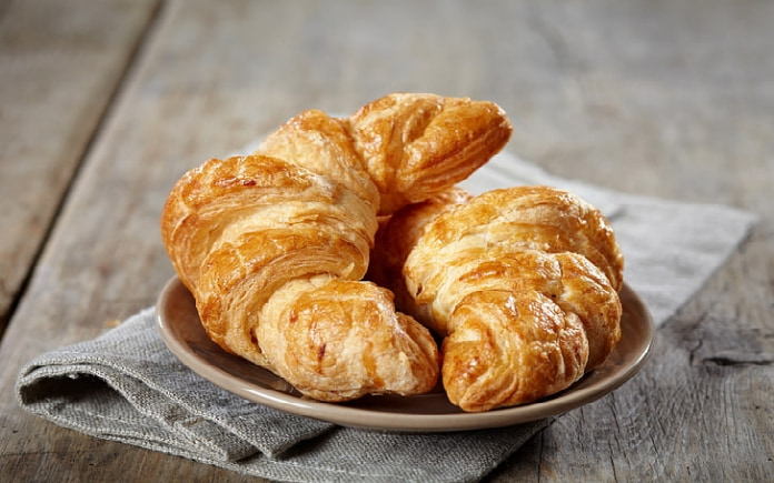 Ẩm thực của nước Pháp không quá cầu kỳ nhưng rất tinh tế. Một trong số đó phải kể đến chiếc bánh Croissant ngọt ngào là biểu tượng đặc trưng