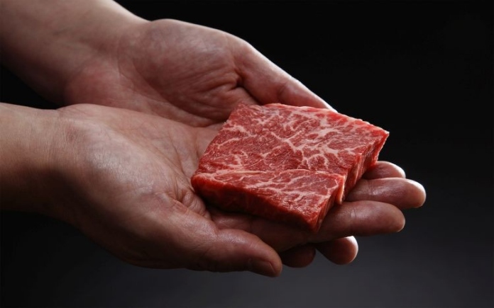 Người ta đã làm được thịt bò Wagyu 3D nhân tạo đầu tiên trên thế giới. Loại thịt bò Wagyu 3D này rất giống thịt bò Wagyu thật