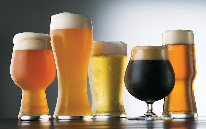 Các yếu tố ảnh hưởng đến quá trình đường hóa trong sản xuất bia bao gồm: nồng độ enzyme, nhiệt độ, pH, nồng độ cơ chất và thơi gian đường hóa.
