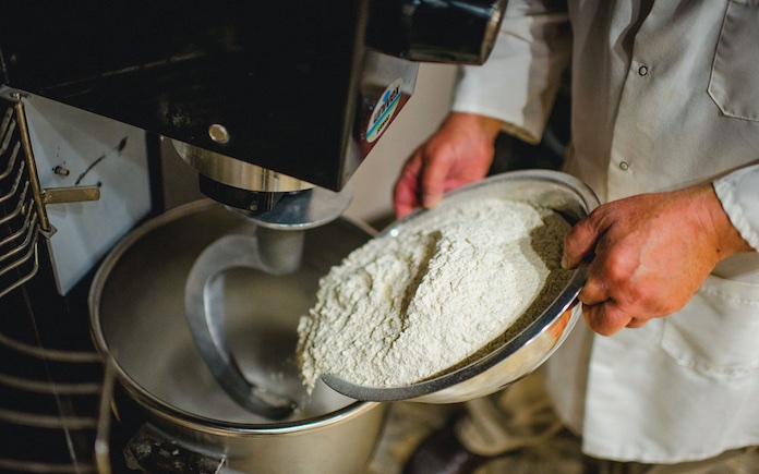 Bánh phồng tôm là món ăn vặt được lòng nhiều đối tượng. Foodnk sẽ cùng bạn tìm hiểu quy trình sản xuất bánh phồng tôm...