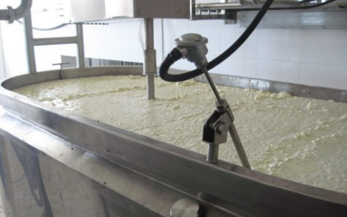 Bạn đã được tìm hiểu về nguyên liệu sản xuất bơ. Trong phần này, Foodnk sẽ cùng bạn tìm hiểu quy trình sản xuất bơ...