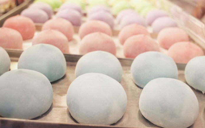 Mochi chỉ đơn giản là món ăn được làm từ gạo nếp và hỗn hợp nhân đa dạng. Foodnk sẽ cùng bạn tìm hiểu quy trình sản xuất mochi...