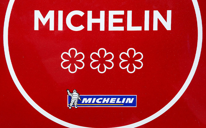 Để đạt được sao Michelin không hề dễ dàng. Trong bài viết này, cùng Foodnk khám phá thế giới sao Michelin và bí quyết để ẫm trọn ba sao nhé!