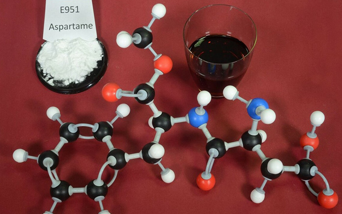 \WHO đã đưa ra tuyên bố rằng aspartame trong nước ngọt có gas, kẹo cao su dùng ăn kiêng có khả năng gây ra ung thư loại 2B.