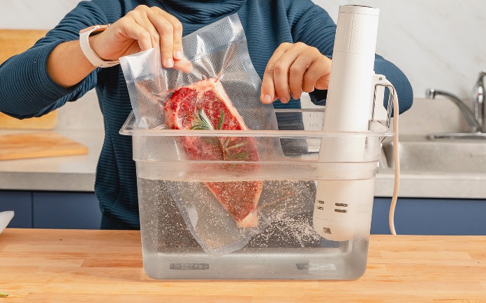 Foodnk đã mang đến bạn đọc những điều tổng quan về Sous Vide. Ở phần này, Foodnk sẽ tiếp tục đi sâu vào trường phái ẩm thực Sous Vide...