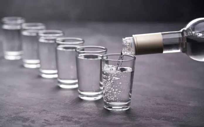 Vodka là loại rượu đặc trưng trong văn hoá ẩm thực vùng Bắc Âu và Trung Âu. Foodnk sẽ cùng bạn tìm hiểu quy trình sản xuất rượu Vodka nhé...