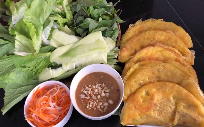 Foodnk đã giúp bạn tìm hiểu tổng quan về món bánh xèo Việt Nam. Phần này, bài viết sẽ tập trung nhận dạng cơ bản của món bánh xèo 3 miền...