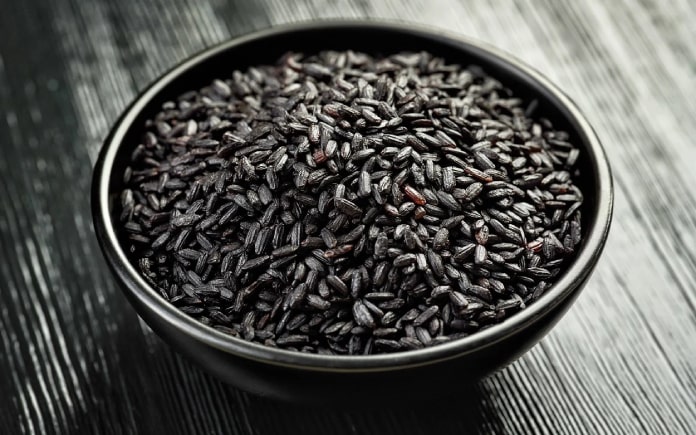 Gạo đen được biết đến là gạo hoàng gia, loại gọi chỉ dành riêng cho hoàng đế. Thường coi nó như một loại thuốc tiên vì có tác dụng chữa bệnh.