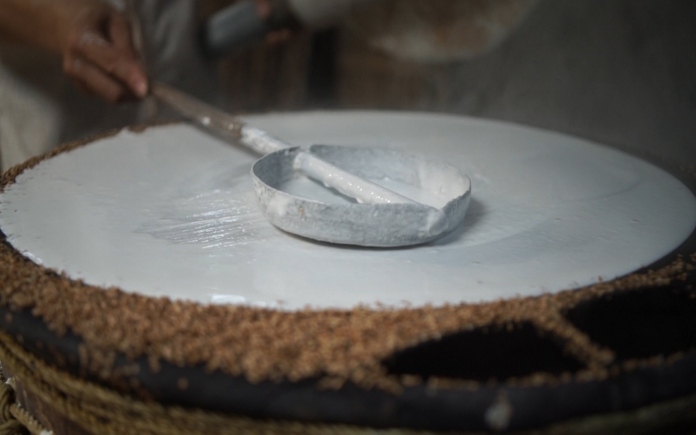 Bánh đa kế tuy đơn giản nhưng có tính ứng dụng cao trong ẩm thực. Foodnk sẽ cùng bạn tìm hiểu về quy trình chung nhất sản xuất bánh đa kế