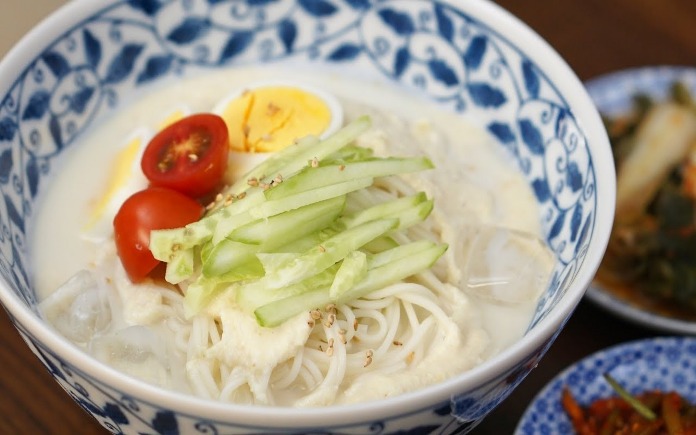 Mì lạnh là món ăn nổi tiếng ở Hàn Quốc và được nhiều tín đồ ẩm thực ưa thích. Vậy bạn đã từng thử qua những loại mì lạnh Hàn Quốc nào rồi?