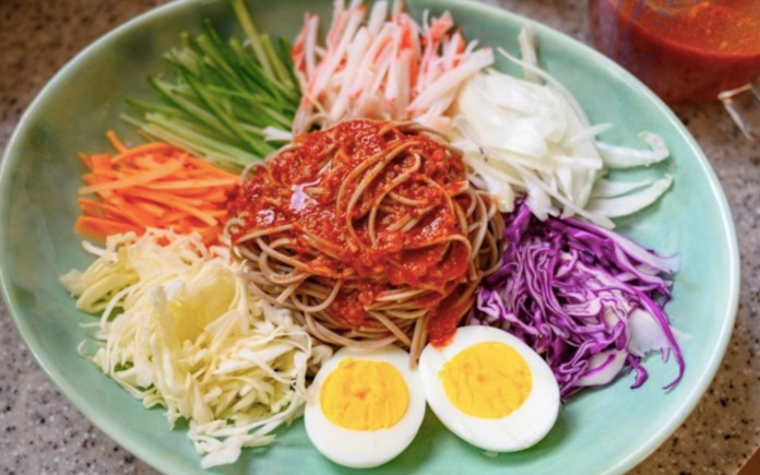 Mì lạnh là món ăn nổi tiếng ở Hàn Quốc và được nhiều tín đồ ẩm thực ưa thích. Vậy bạn đã từng thử qua những loại mì lạnh Hàn Quốc nào rồi?