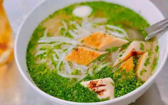 Ẩm thực Phú Yên luôn có màu sắc nổi bật với những món đa dạng và hấp dẫn. Vậy bạn đã từng thử qua những món ăn đặc sản Phú Yên nào rồi?