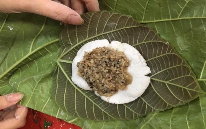 Bánh trứng kiến là món ăn đặc trưng của dân tộc Tày tỉnh Cao Bằng. Foodnk sẽ cùng bạn tìm hiểu quy trình cần có sản xuất bánh trứng kiến