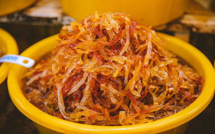 Đu đủ là một loại trái cây quen thuộc trong ẩm thực và rất bổ dưỡng. Foodnk sẽ mách bạn cách làm mắm đu đủ với công thức cực dễ dàng tại nhà