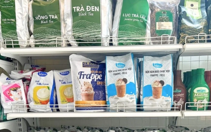 Vậy quy trình sản xuất trà sữa đóng chai quy mô công nghiệp diễn ra như thế nào? Hãy cùng Foodnk khám phá chi tiết qua các bước dưới đây nhé!