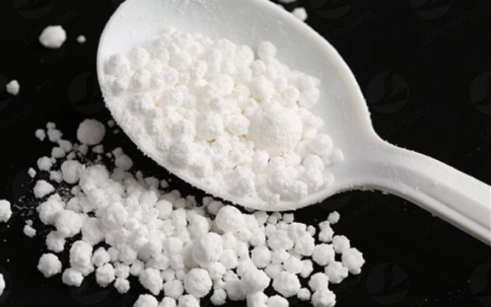 Ứng dụng của canxi clorua đa dạng từ sản xuất phô mai đến đồ uống, góp phần nâng cao chất lượng và độ an toàn thực phẩm.