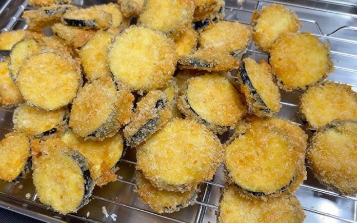 Các món ăn từ cà tím chứa nhiều dinh dưỡng, ngon và luôn được nhiều đối tượng ưa chuộng. Vậy bạn đã thử qua những món ăn từ cà tím nào rồi?