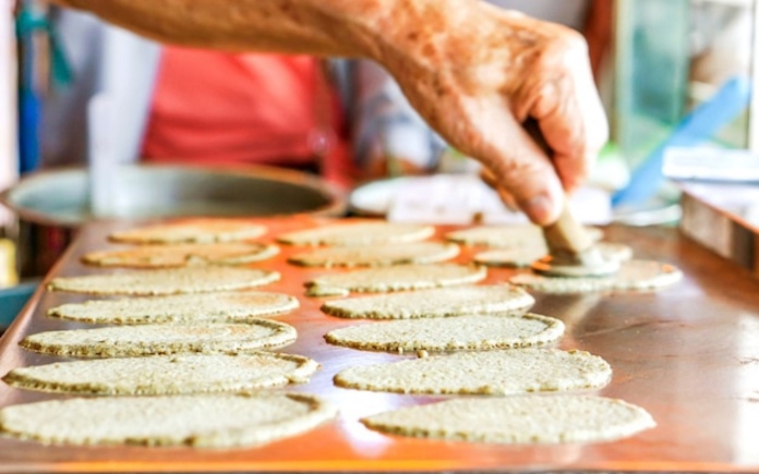 Bánh Khanom Buang của Thái Lan được ưa chuộng trên thế giới. Và Foodnk sẽ cùng bạn tìm hiểu rõ hơn quy trình làm bánh Khanom Buang này nhé!