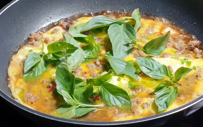 Húng quế là một loại rau quen thuộc giúp tạo mùi thơm cho món ăn. Quan trọng hơn, đây là những lý do nên ăn húng quế mà bạn nên biết