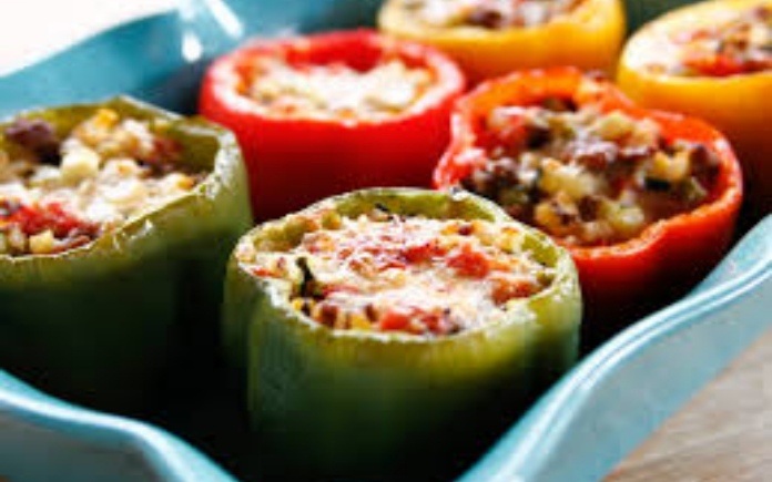 Ớt chuông nhồi thịt là món ăn được nhiều tín đồ ẩm thực ưa thích. Foodnk sẽ mách bạn cách làm món ớt chuông nhồi thịt siêu dễ tại nhà nhé!