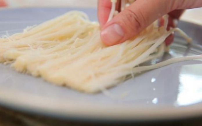 Món nấm kim châm chiên trứng không chỉ ngon mà còn cung cấp nhiều dưỡng chất. Foodnk sẽ mách bạn cách làm nấm kim châm chiên trứng này nhé!