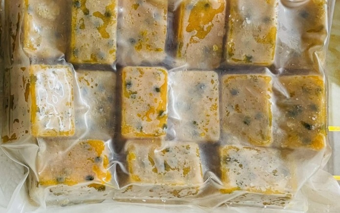 Chanh dây được làm thành một sản phẩm mới với hình thức sấy thăng hoa. Foodnk sẽ cùng bạn tìm hiểu cách làm chanh dây sấy thăng hoa nhé!