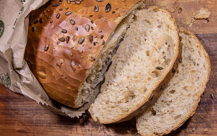 Gluten lúa mì là một loại protein không hòa tan trong nước, có vai trò trong tạo cấu trúc, độ dẻo và hương vị cho sản phẩm làm từ bột mì.