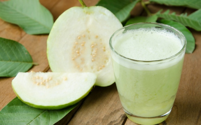 Nước ép ổi giúp bổ sung dưỡng chất cho cơ thể, phòng ngừa bệnh tật. Foodnk sẽ cùng bạn tìm hiểu về những lợi ích khi uống nước ép ổi nhé!