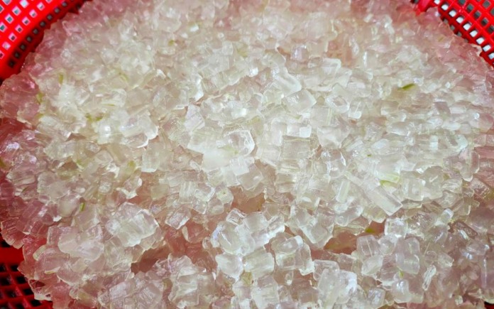 Nếu sơ chế không đúng cách, nha đam rất dễ nhớt và đắng, làm mất ngon và khó ăn. Foodnk sẽ mách bạn cách sơ chế nha đam đúng chuẩn giòn ngon