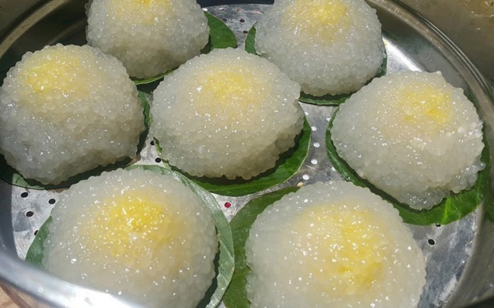 Bột báng không chỉ dùng trong các món chè mà nó còn được dùng để làm bánh. Foodnk sẽ mách bạn cách làm bánh bột báng nhân đậu xanh nhé!