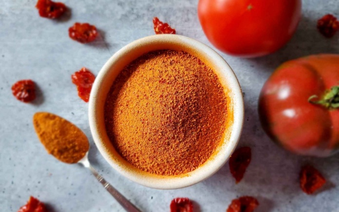 Bột cà chua được sử dụng như một phụ gia tạo mùi vị và màu sắc bắt mắt. Foodnk sẽ cùng bạn tìm hiểu về bột cà chua trong ngành thực phẩm nhé!