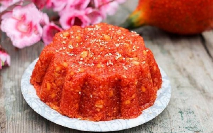 Làm xôi gấc không khó, nhưng để xôi có màu đỏ, chuẩn vị thì cần một vài bí quyết nhỏ. Foodnk sẽ mách bạn cách làm xôi gấc tại nhà nhé!
